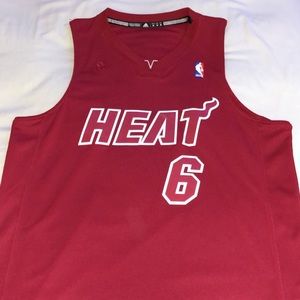 LEBRON JAMES LIMITED EDITION CHRISTMAS JERSEY